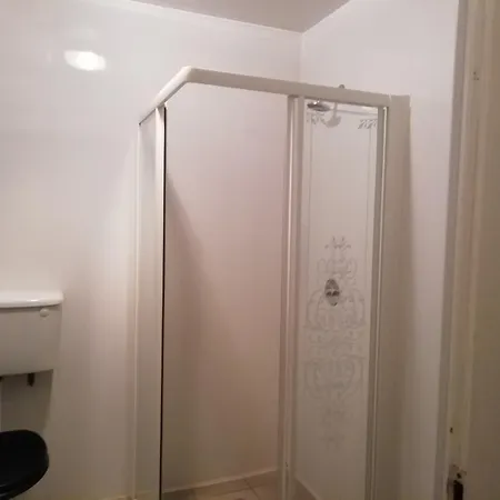 Macgabhainns Backpackers Hostel *